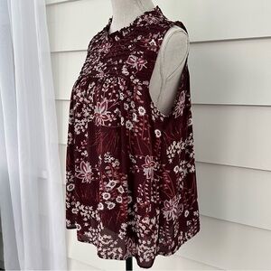 Sleeveless floral blouse, Medium, EUC